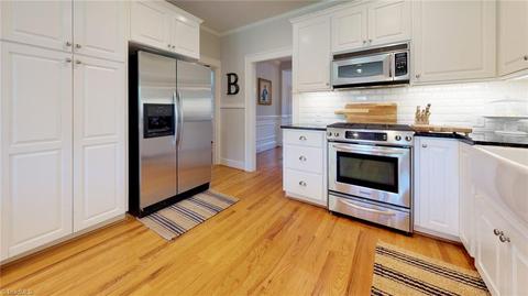 722 W Main St, Pilot Mountain, NC 27041 photo 7