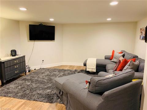 722 W Main St, Pilot Mountain, NC 27041 photo 25