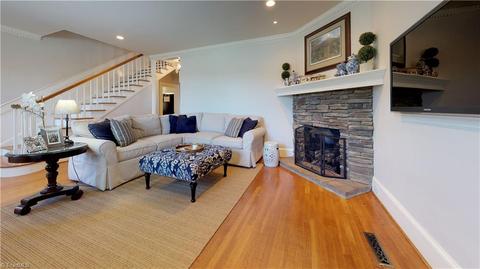 722 W Main St, Pilot Mountain, NC 27041 photo 5