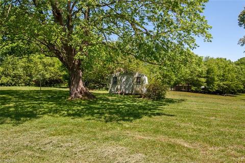 609 Johnson Rd, High Point, NC 27265 photo 2