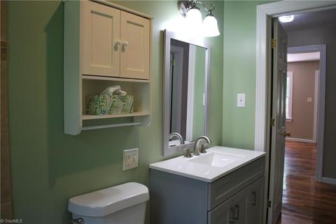 114 E Bellevue Dr, High Point, NC 27265 photo 18