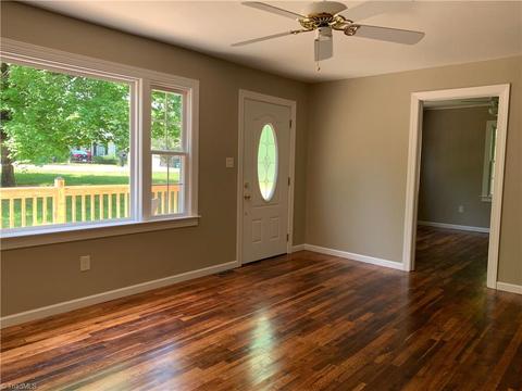 114 E Bellevue Dr, High Point, NC 27265 photo 5