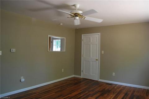 114 E Bellevue Dr, High Point, NC 27265 photo 6
