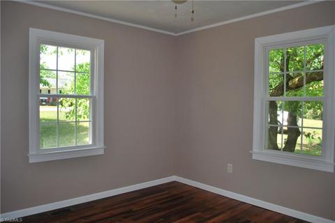 114 E Bellevue Dr, High Point, NC 27265 photo 11