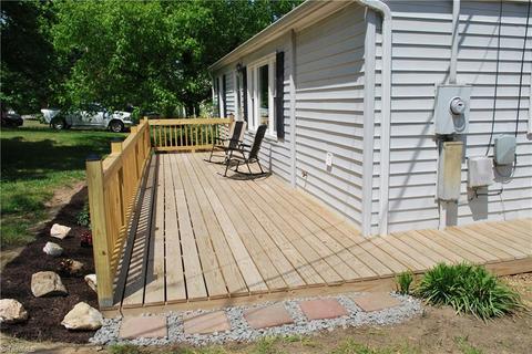 114 E Bellevue Dr, High Point, NC 27265 photo 4