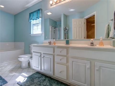 3961 Sorrell Ct, High Point, NC 27265 photo 19