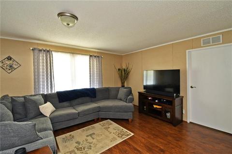 132 Robys Rd, King, NC 27021 photo 6