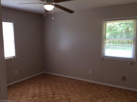 512 Pendleton Ct, High Point, NC 27260 photo 6