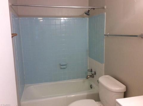 512 Pendleton Ct, High Point, NC 27260 photo 9