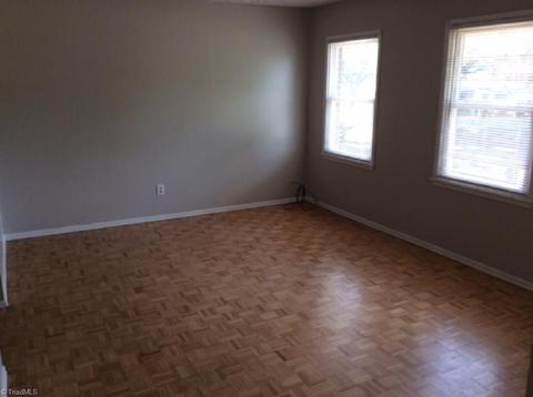 512 Pendleton Ct, High Point, NC 27260 photo 5