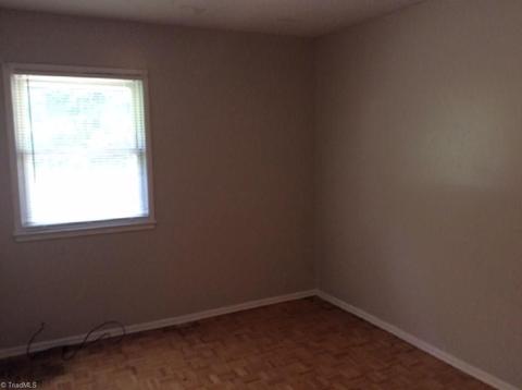 512 Pendleton Ct, High Point, NC 27260 photo 8