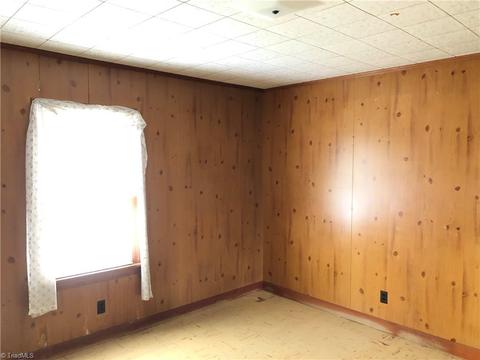 785 Powell Bridge Rd, Harmony, NC 28634 photo 8