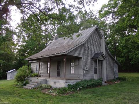 6276 Gallimore Town Rd, Trinity, NC 27370 photo 2