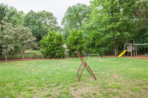 3230 Sparrowhawk Dr, High Point, NC 27265 photo 3