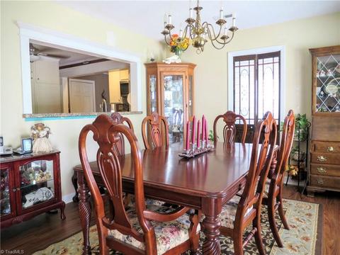534 Hampton Dr, King, NC 27021 photo 2