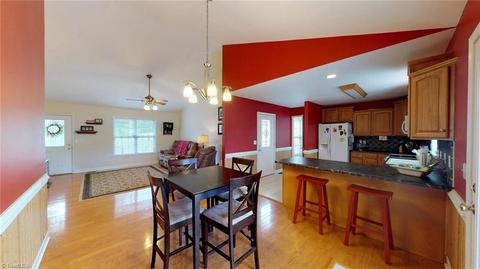 6553 Welborn Ridge Ct, Thomasville, NC 27360 photo 12