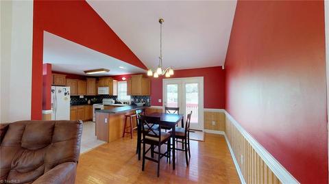 6553 Welborn Ridge Ct, Thomasville, NC 27360 photo 13