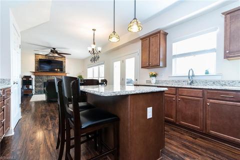 433 Matthews Rd, Pilot Mountain, NC 27041 photo 11