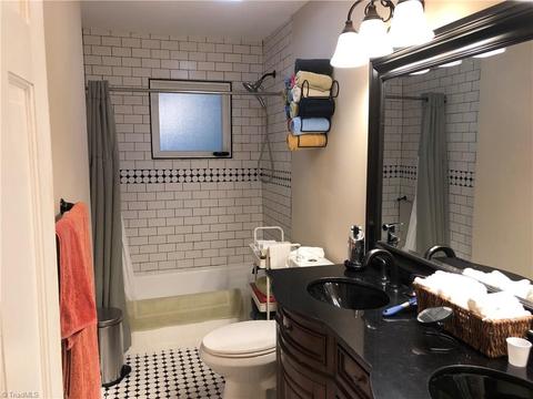 509 E Main St, Pilot Mountain, NC 27041 photo 11
