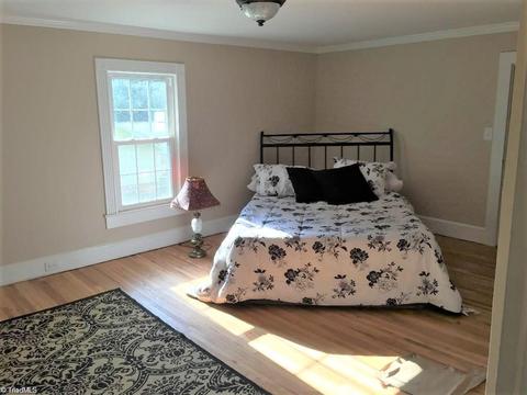 509 E Main St, Pilot Mountain, NC 27041 photo 22