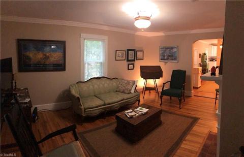 509 E Main St, Pilot Mountain, NC 27041 photo 10