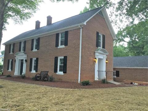 509 E Main St, Pilot Mountain, NC 27041 photo 1