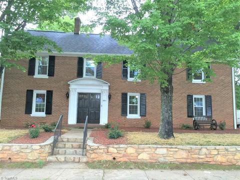 509 E Main St, Pilot Mountain, NC 27041 photo 2
