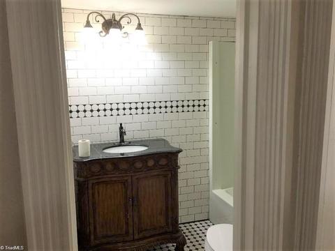 509 E Main St, Pilot Mountain, NC 27041 photo 21