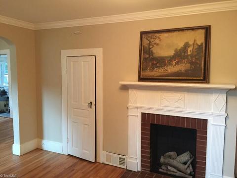 509 E Main St, Pilot Mountain, NC 27041 photo 8