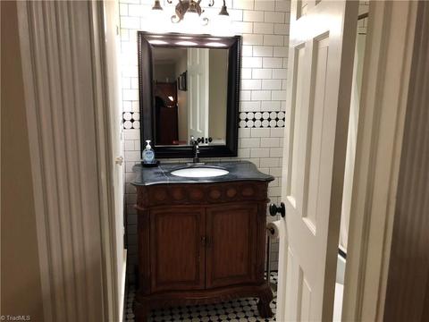 509 E Main St, Pilot Mountain, NC 27041 photo 14