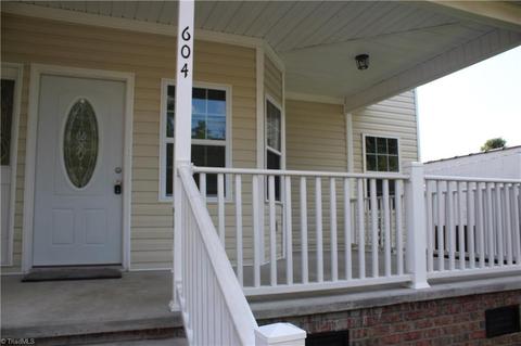 604 Prospect St, High Point, NC 27260 photo 2