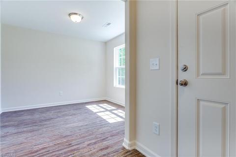 3914 Johnson St, High Point, NC 27265 photo 2
