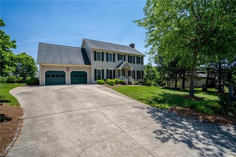 2102 Mirus Ct, High Point, NC 27265 photo 2
