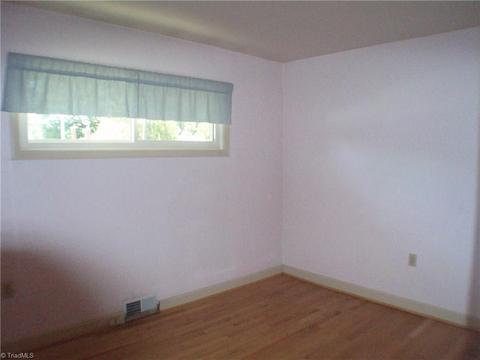 217 E Peachtree Dr, High Point, NC 27265 photo 7