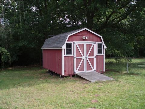 217 E Peachtree Dr, High Point, NC 27265 photo 14