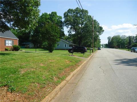 429 Main St, Denton, NC 27239 photo 5