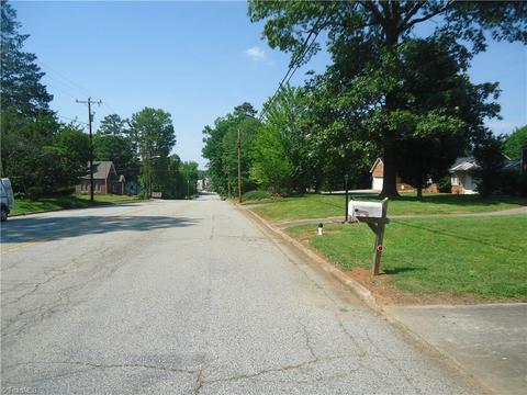 429 Main St, Denton, NC 27239 photo 4