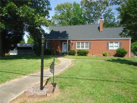 429 Main St, Denton, NC 27239 photo 2