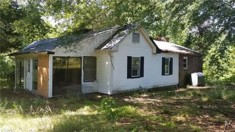 227 Jarvis Rd, Advance, NC 27006 photo 2