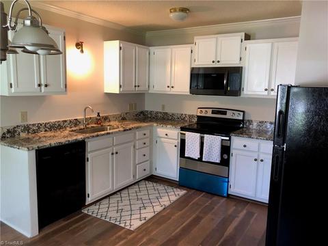 3146 Windchase Ct, High Point, NC 27265 photo 3