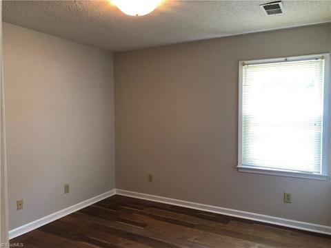 3146 Windchase Ct, High Point, NC 27265 photo 9