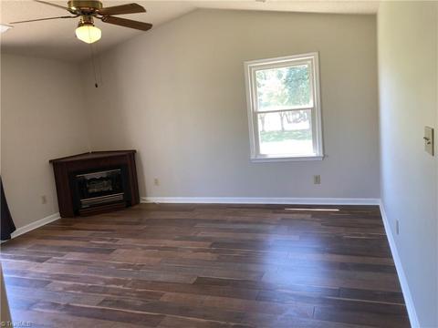 3146 Windchase Ct, High Point, NC 27265 photo 7