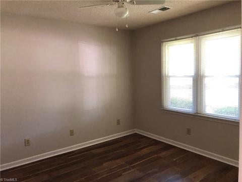 3146 Windchase Ct, High Point, NC 27265 photo 8