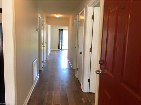 3146 Windchase Ct, High Point, NC 27265 photo 6