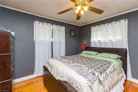 1604 Guyer St, High Point, NC 27265 photo 9