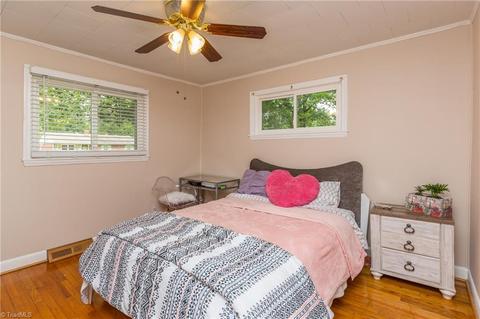 1604 Guyer St, High Point, NC 27265 photo 8