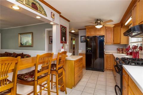 1604 Guyer St, High Point, NC 27265 photo 2