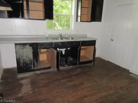 1515 Willard Ave, High Point, NC 27260 photo 2