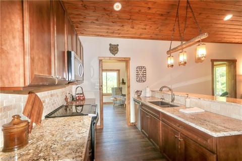 288 Lazy Bear Ln, Purlear, NC 28665 photo 12