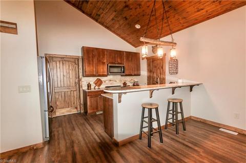 288 Lazy Bear Ln, Purlear, NC 28665 photo 11